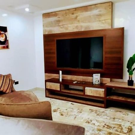 Beautiful One Bedroom Apartment In Opebi, อีเคจา ภายนอก รูปภาพ