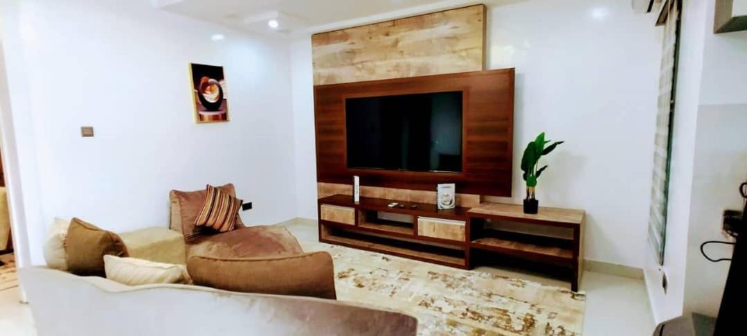 Beautiful One Bedroom Apartment In Opebi, อีเคจา ภายนอก รูปภาพ