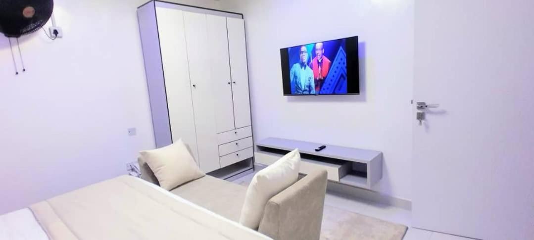 Beautiful One Bedroom Apartment In Opebi, อีเคจา ภายนอก รูปภาพ